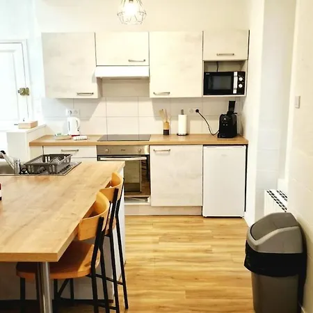 Loft Chaleureux Proche Cathedrale Apartment